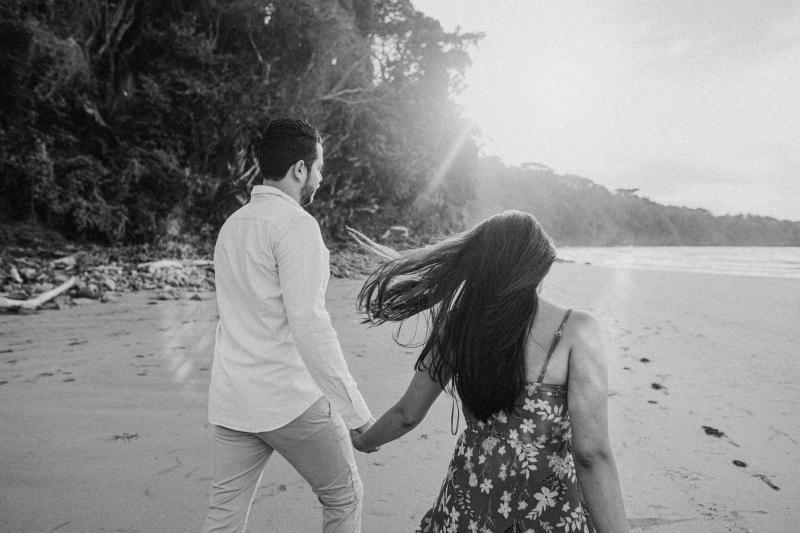 pre wedding beach photoshoot