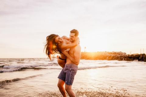 beach pre wedding shoot