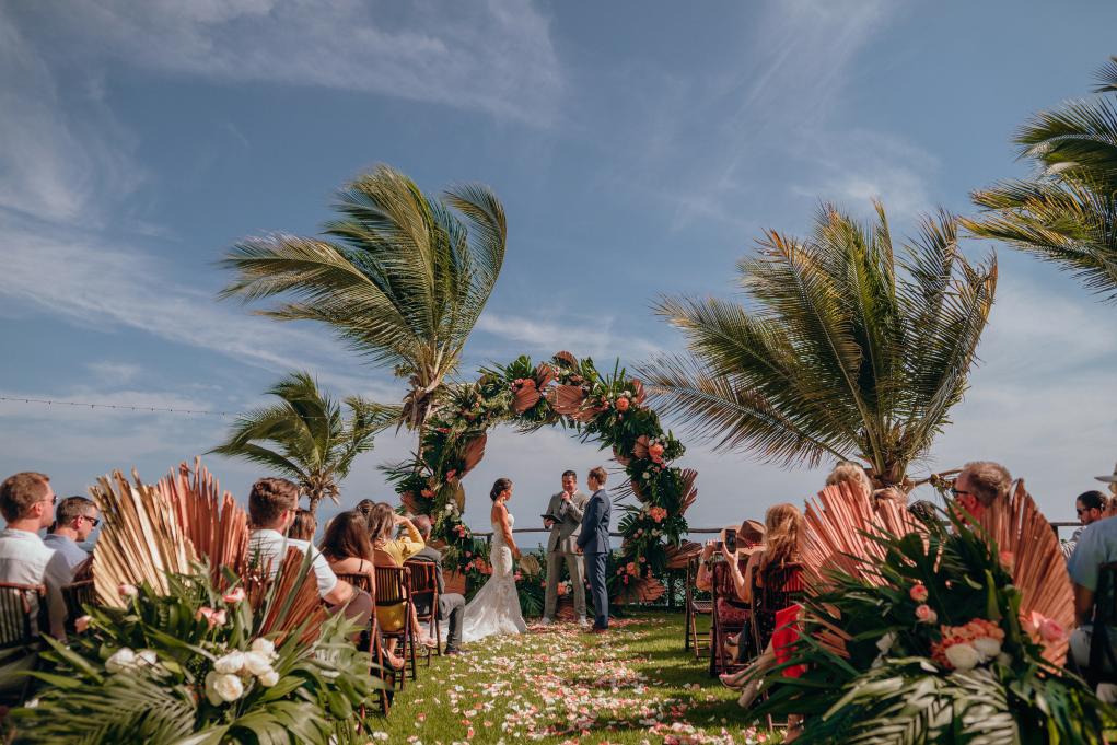beach wedding ceremony 