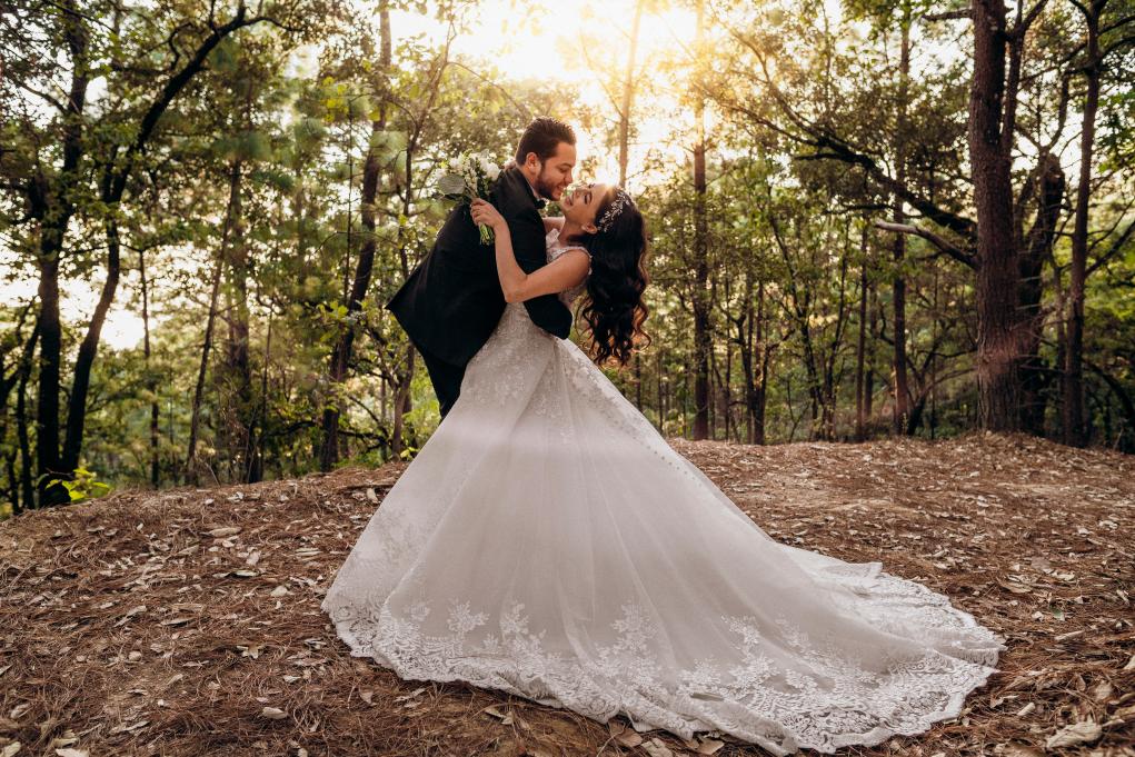 first dance wedding laugh
