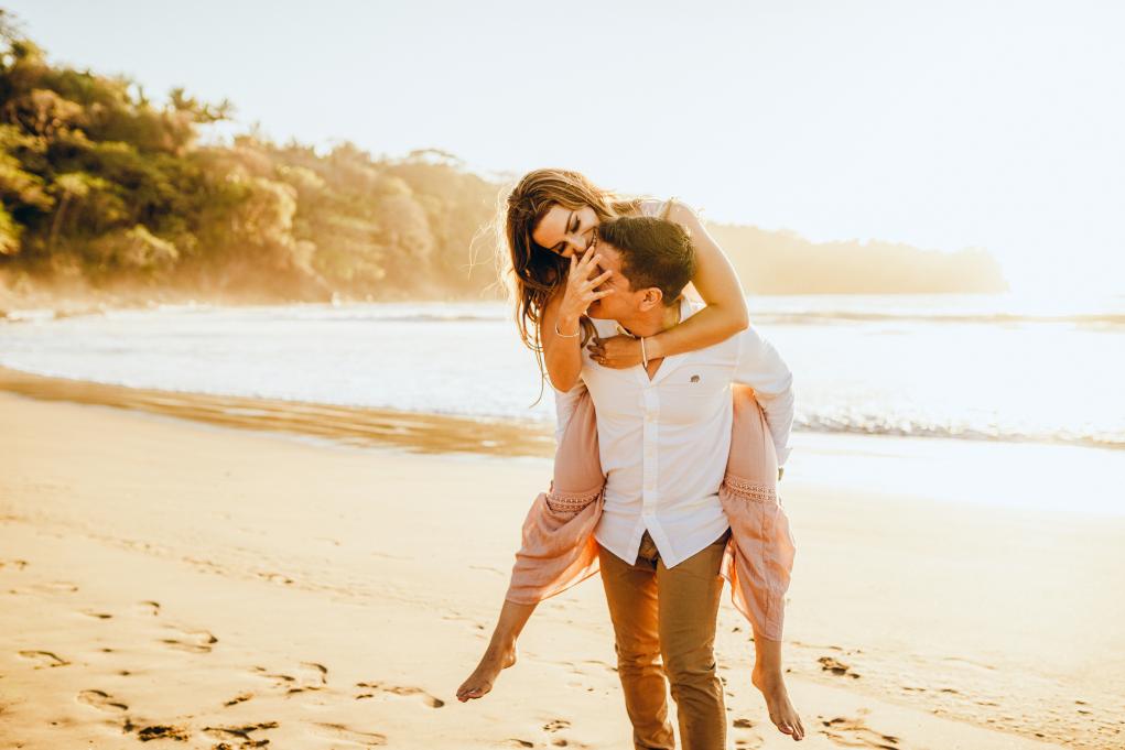 pre wedding beach photoshoot